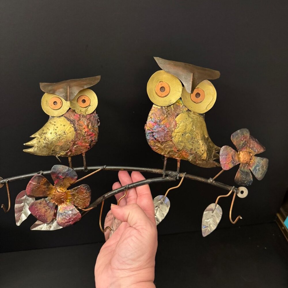 Metal Owl Wall Art With Flowers & Hooks Rustic Handcrafted Design Multi-Color - Picture 4 of 16